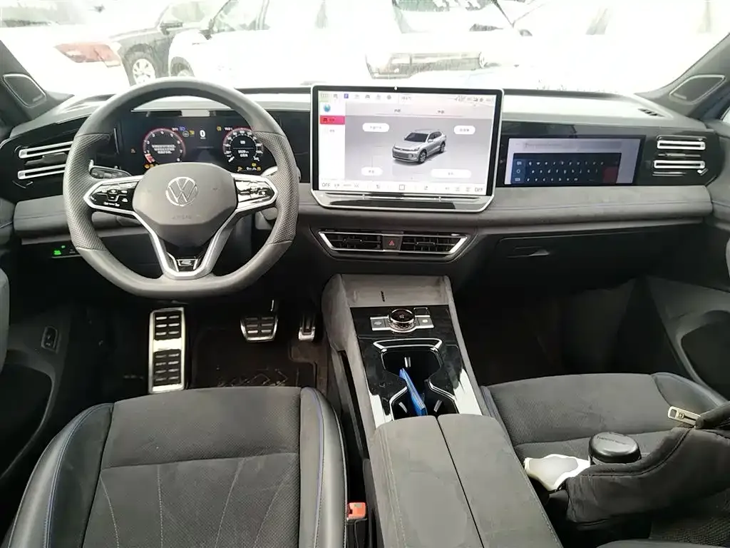 Volkswagen Tiguan L 2024 из CN, фото 10