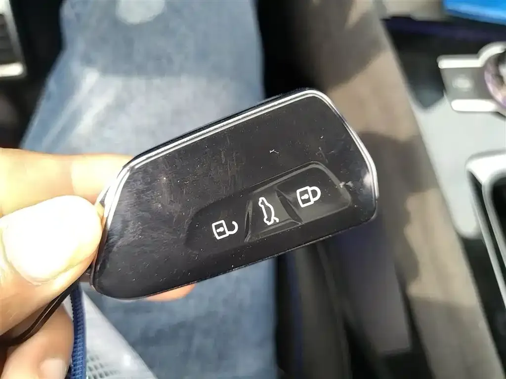 Volkswagen Tiguan L 2024 из CN, фото 2