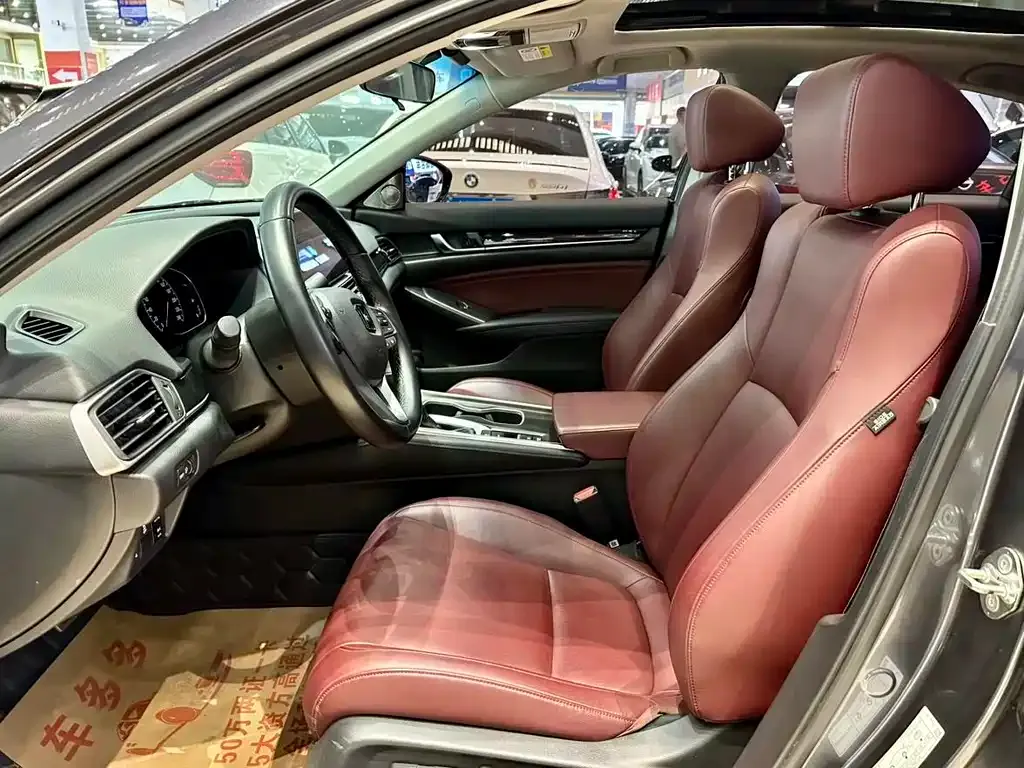 Honda Accord — фото 10