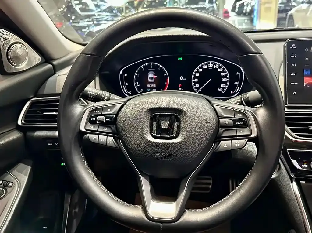 Honda Accord — фото 8