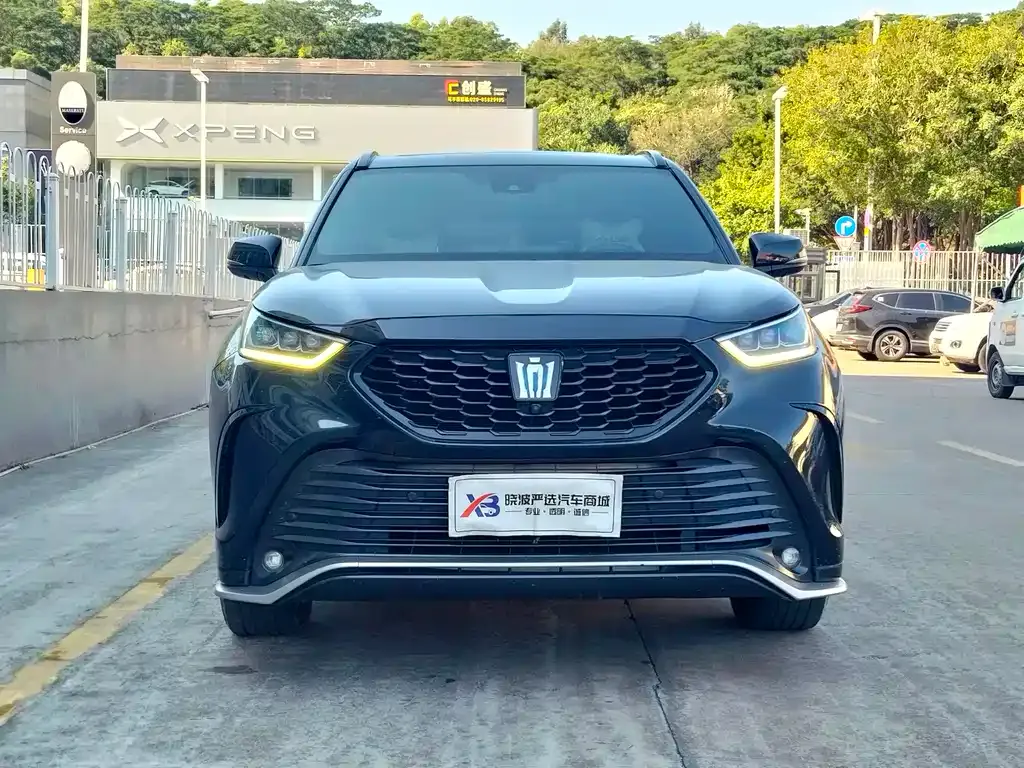 Toyota Crown Kluger 2022 из CN, фото 2