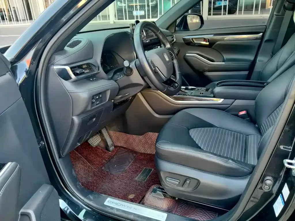 Toyota Crown Kluger 2022 из CN, фото 4