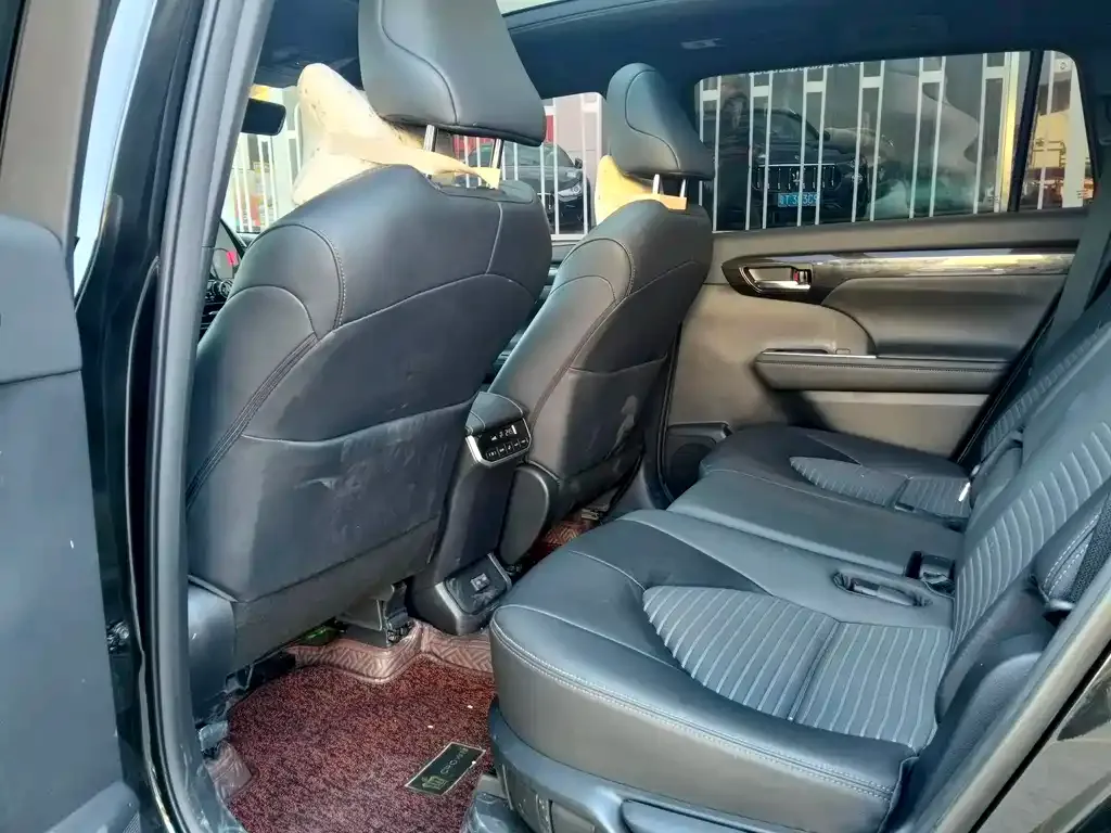 Toyota Crown Kluger 2022 из CN, фото 7