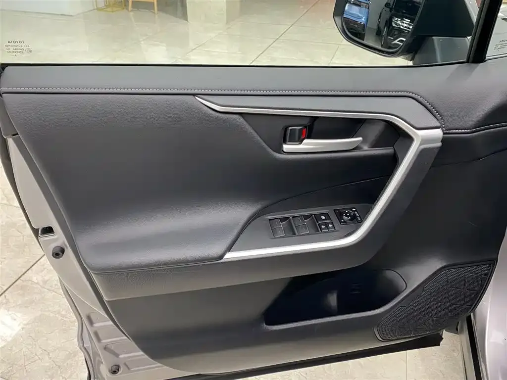Toyota Wildlander 2023 из CN, фото 8