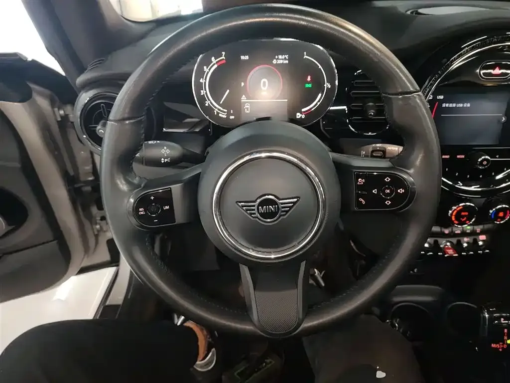 MINI Cooper (3-door) 2022 из CN, фото 3