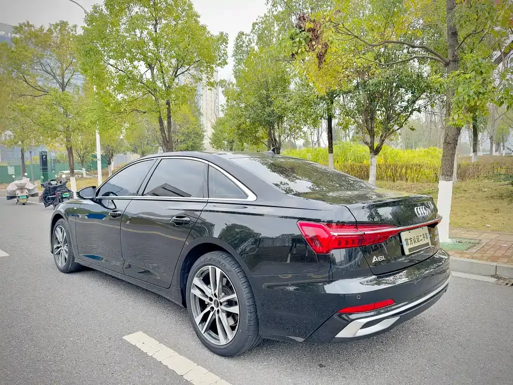 Audi A6L 2022 из CN, фото 6