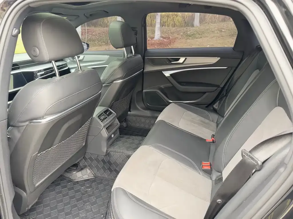 Audi A6L 2022 из CN, фото 4