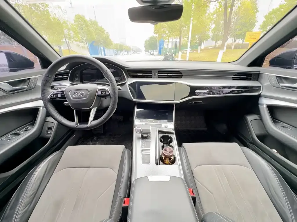 Audi A6L 2022 из CN, фото 2