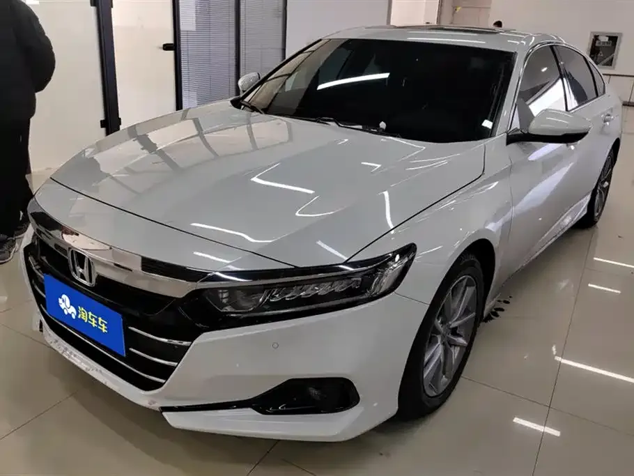 Honda Accord — фото 1