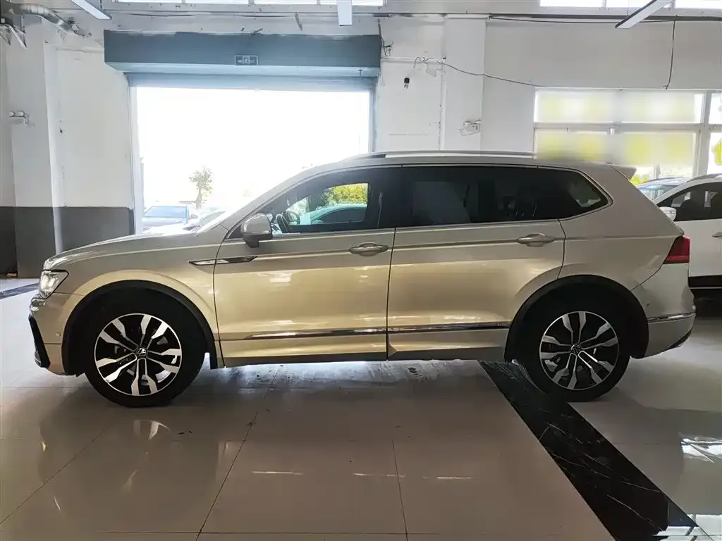 Volkswagen Tiguan L 2021 из CN, фото 2