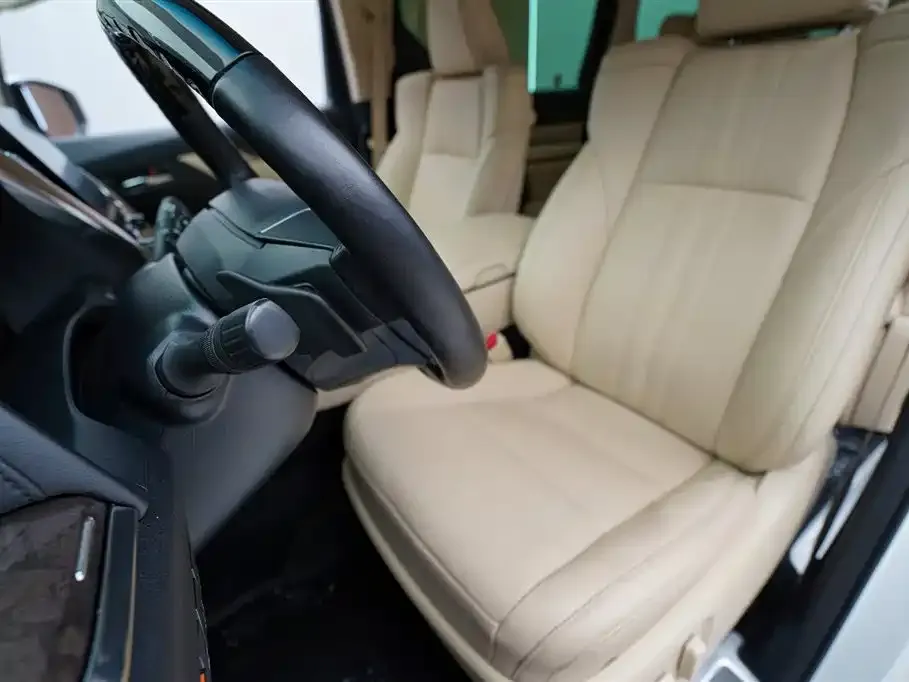 Toyota Vellfire — фото 3