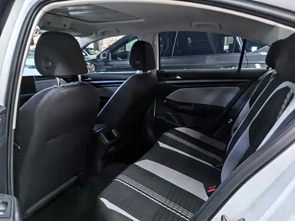 Volkswagen Bora 2023 из CN, фото 4