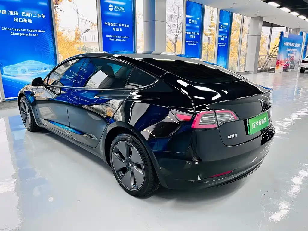 Tesla Model 3 — фото 4
