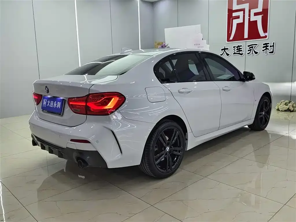 BMW 1 Series 2021 из CN, фото 8