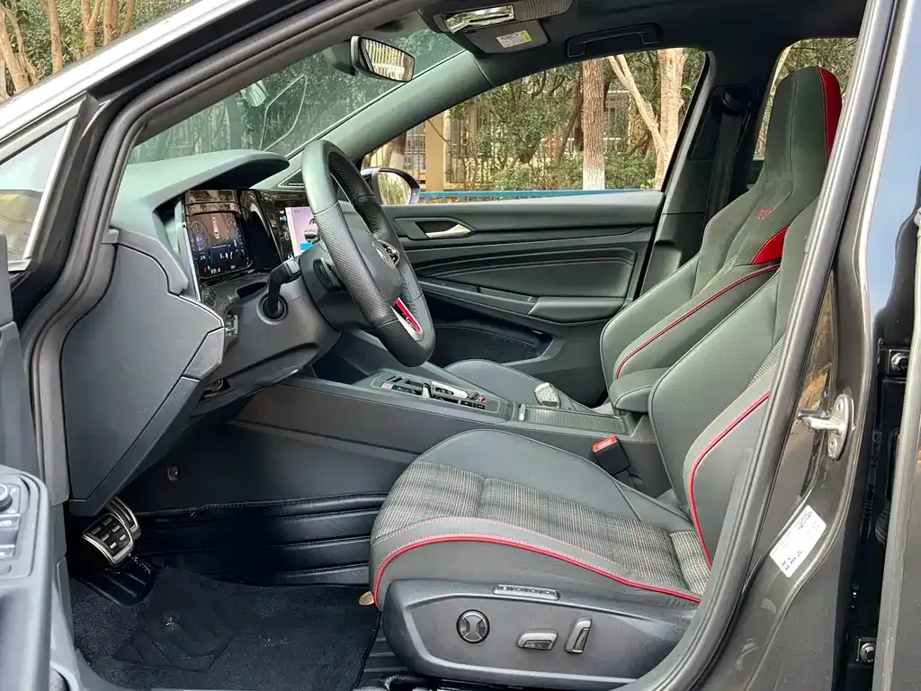 Volkswagen Golf GTI 2024 из CN, фото 7