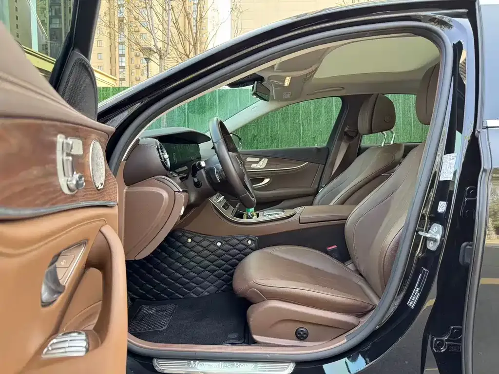 Mercedes-Benz E-Class 2021 из CN, фото 2