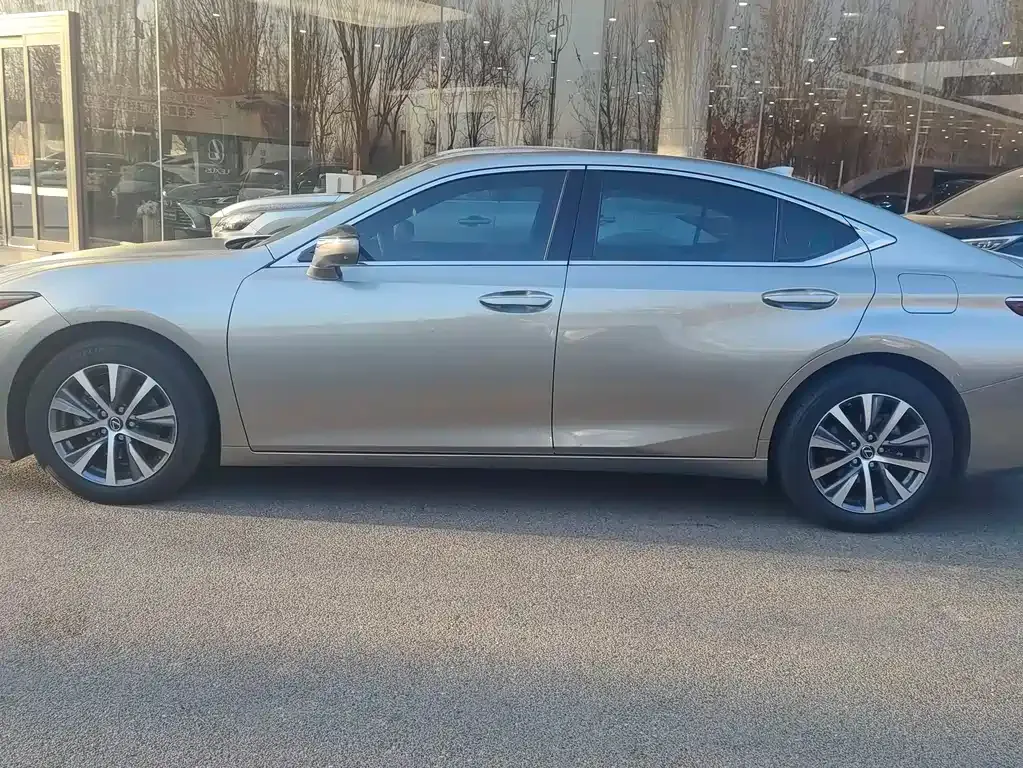 Lexus ES 2021 из CN, фото 8