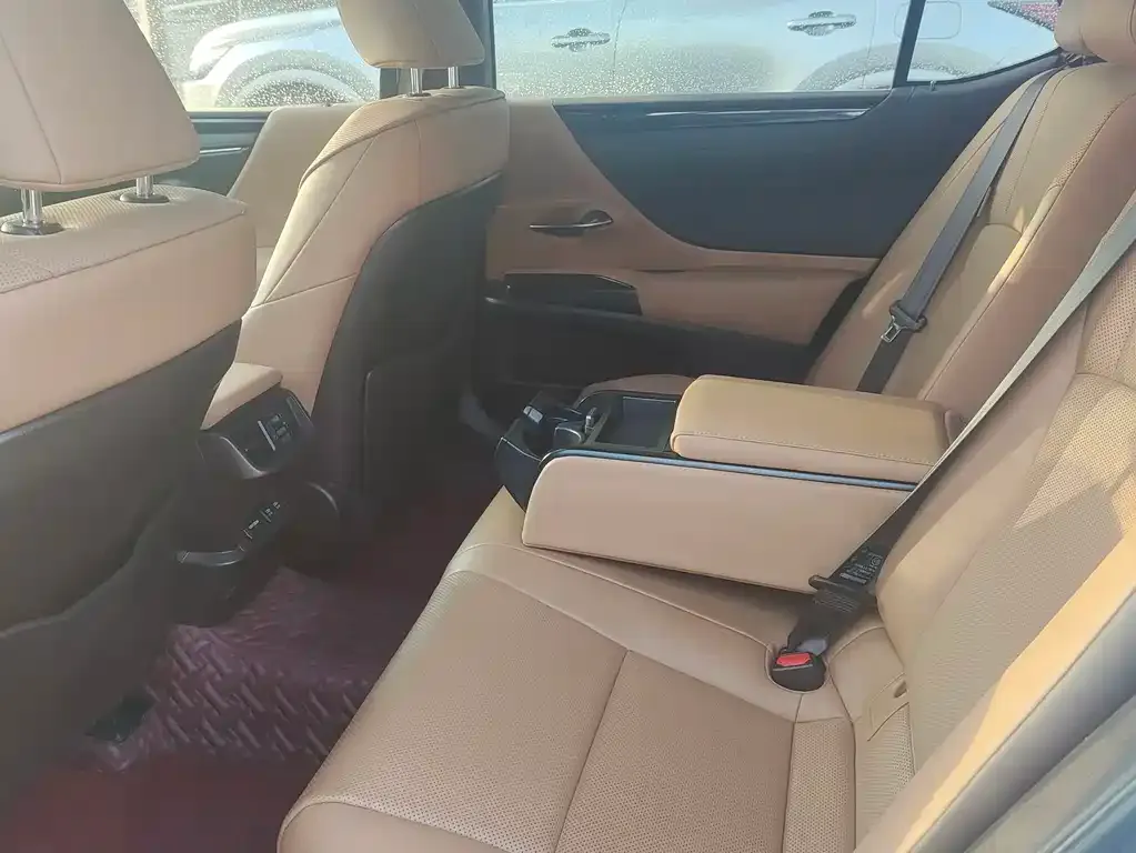 Lexus ES 2021 из CN, фото 4