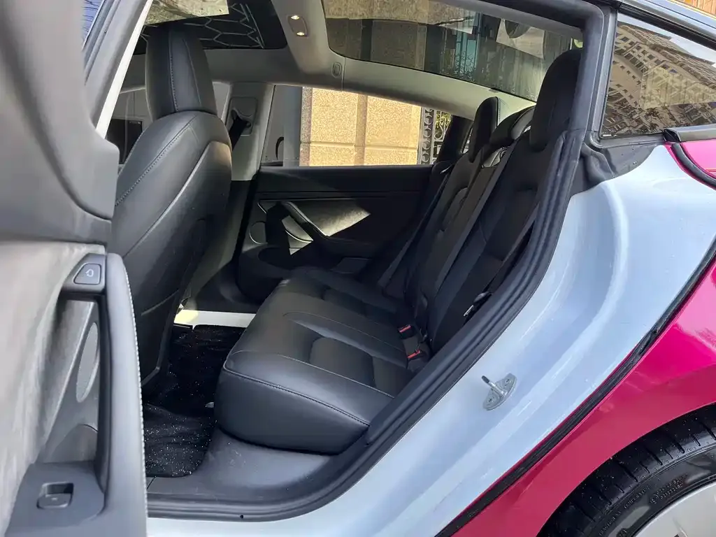 Tesla Model 3 — фото 10