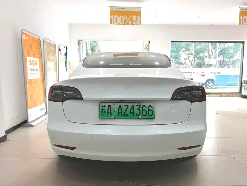 Tesla Model 3 — фото 5