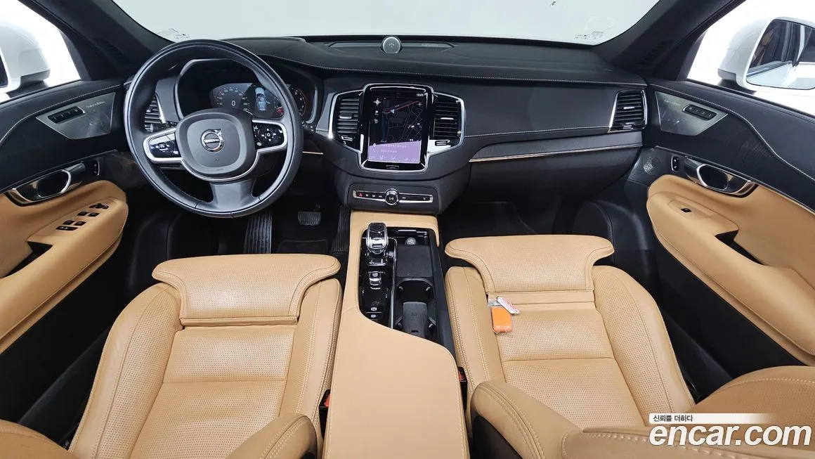 Volvo XC90 — фото 10