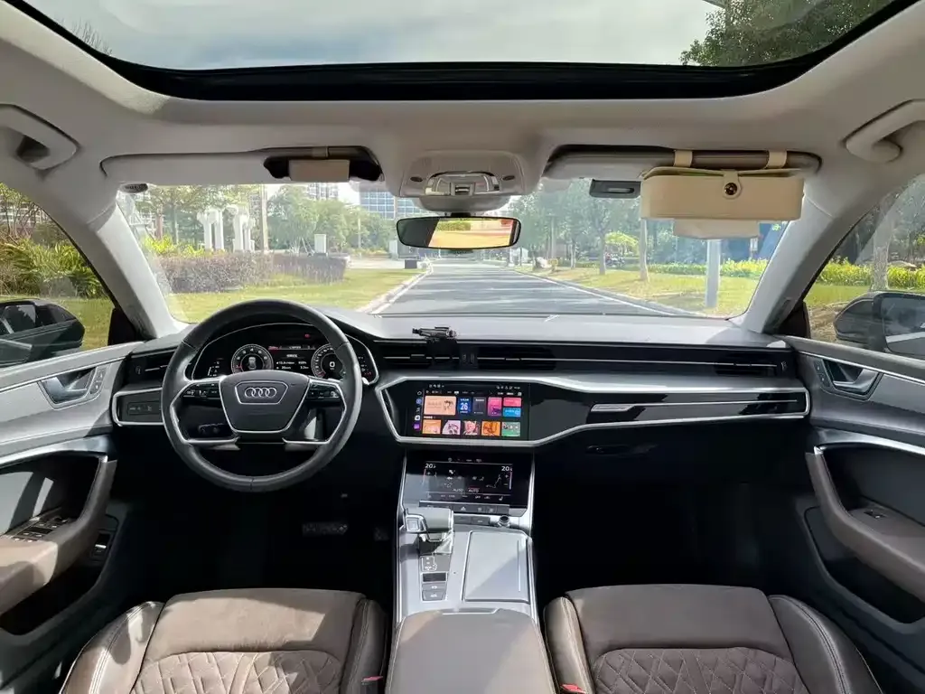 Audi A7L 2023 из CN, фото 2
