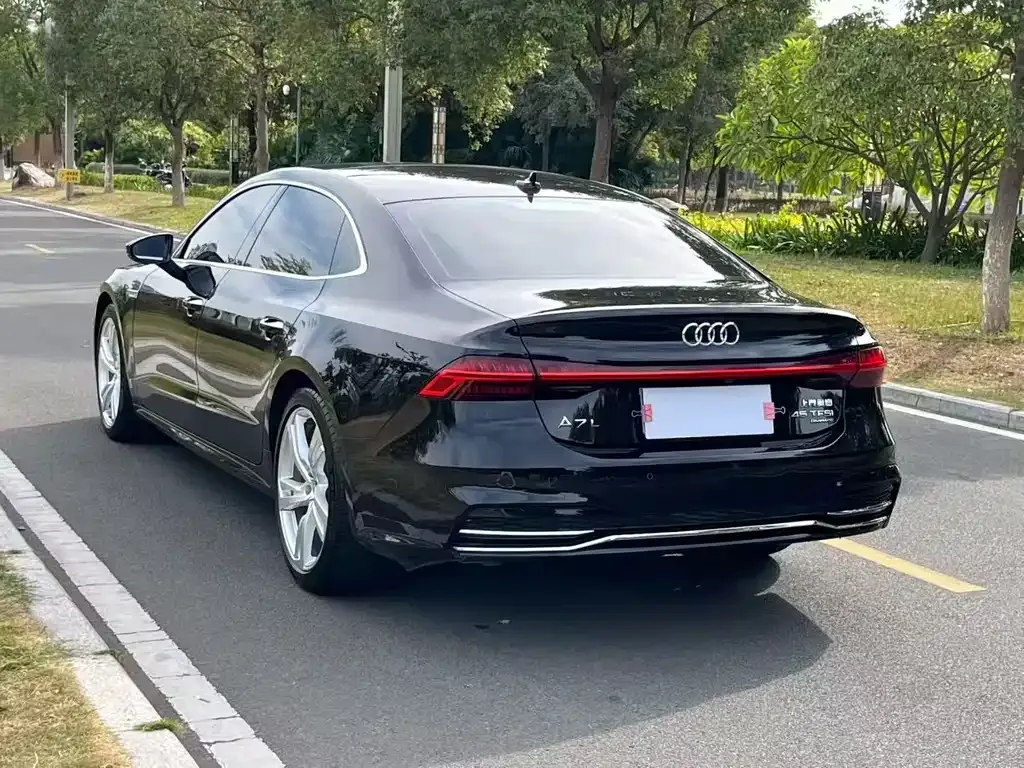 Audi A7L 2023 из CN, фото 5
