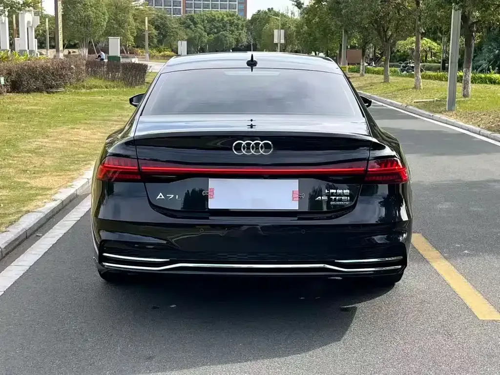 Audi A7L 2023 из CN, фото 9