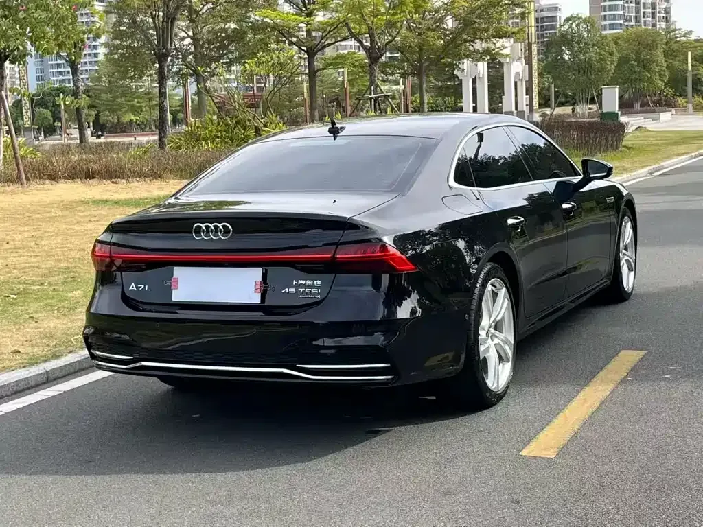 Audi A7L 2023 из CN, фото 4