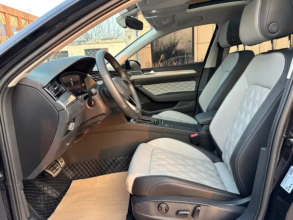 Volkswagen Magotan 2023 из CN, фото 4