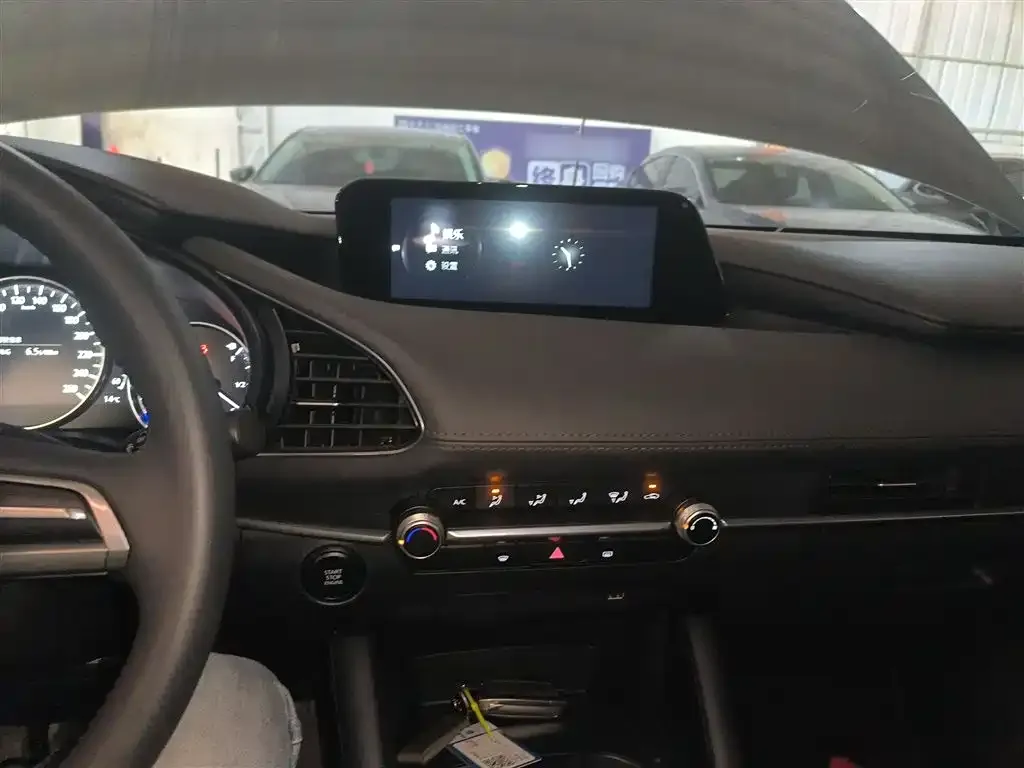 Mazda 3 Axela 2022 из CN, фото 3