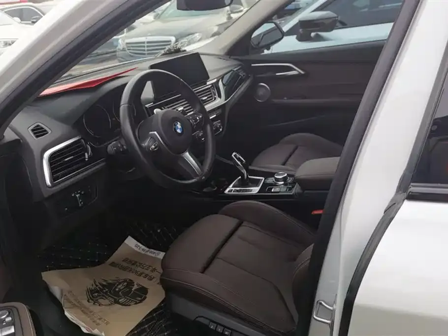 BMW 1 Series 2024 из CN, фото 4