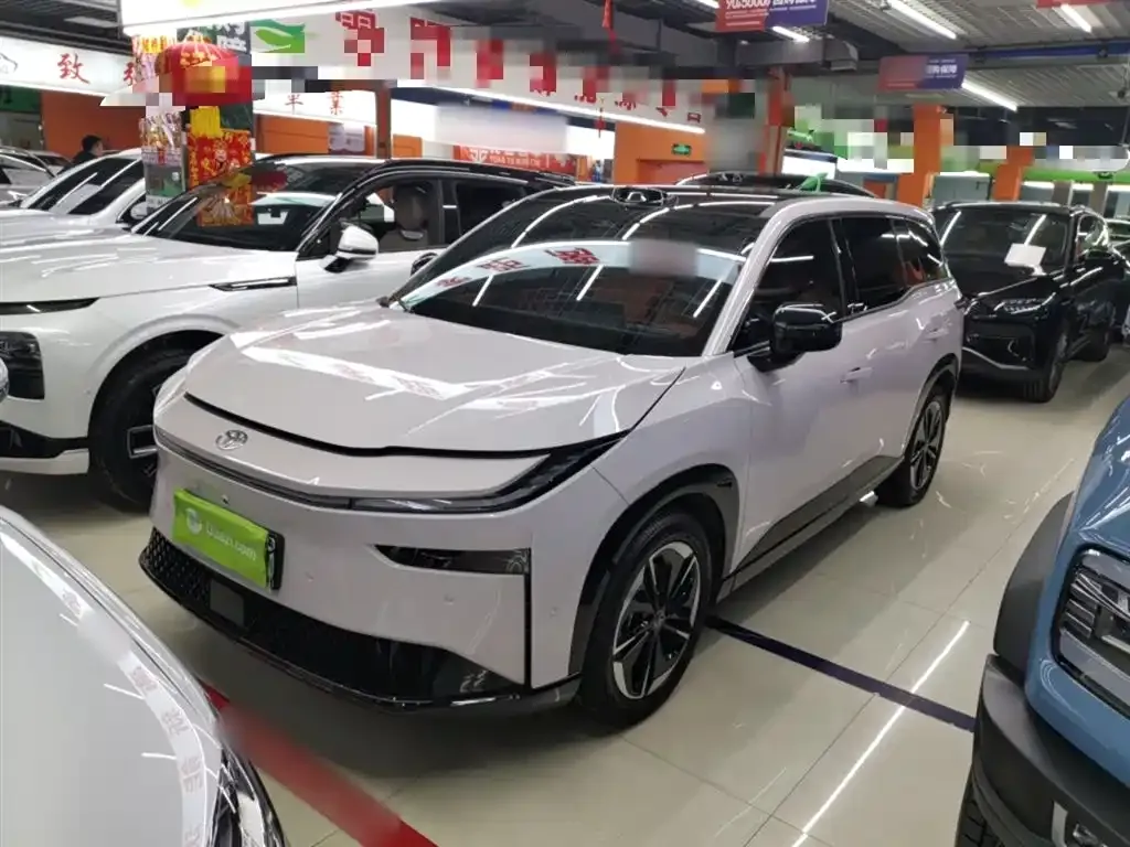 Toyota Platinum 3X 2025 из CN, фото 9