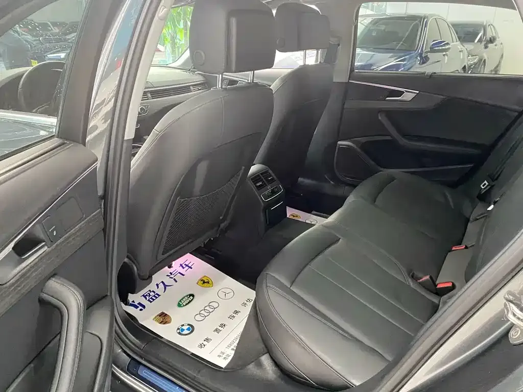 Audi A4L 2022 из CN, фото 9