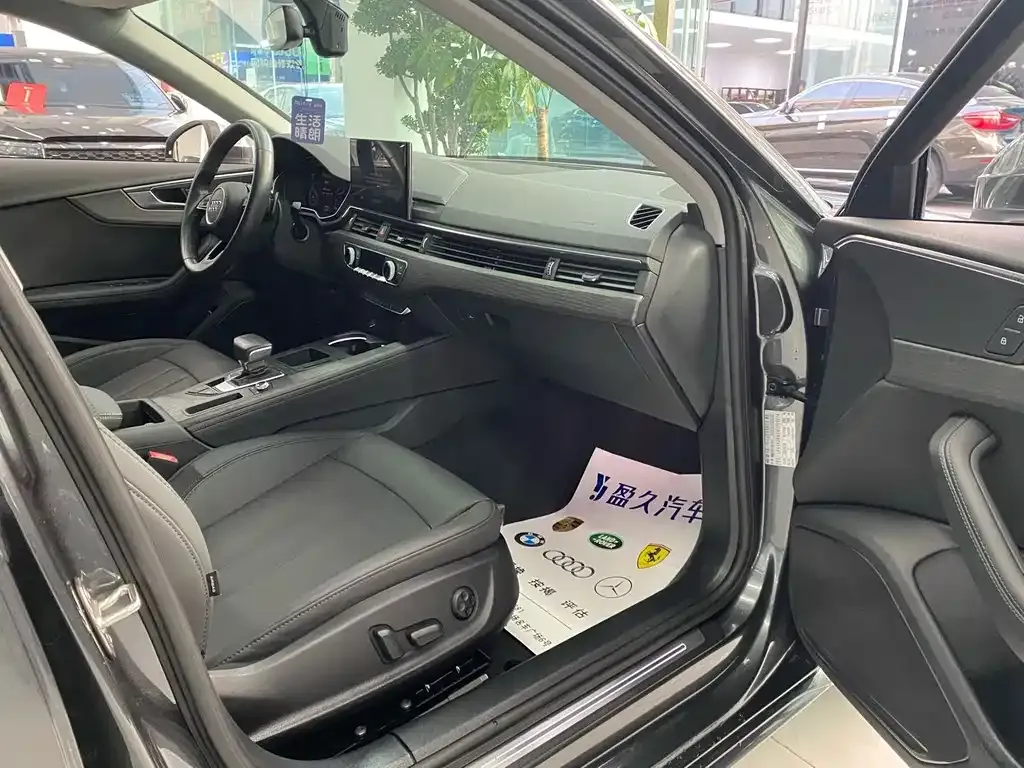 Audi A4L 2022 из CN, фото 7