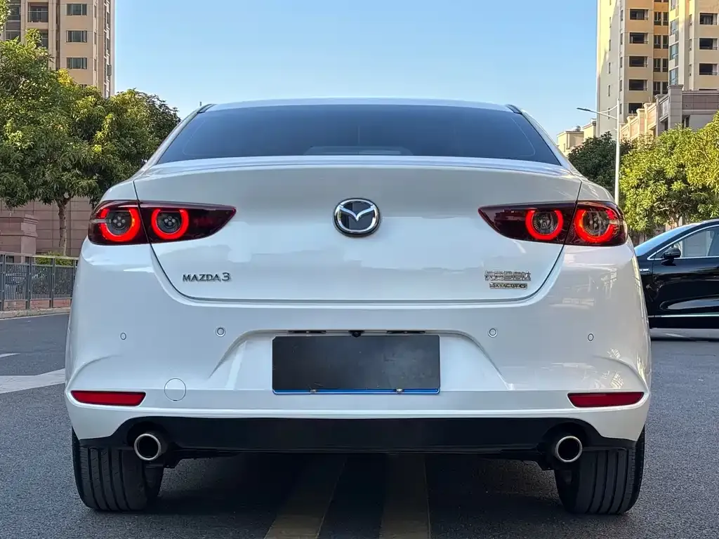 Mazda 3 Axela — фото 2