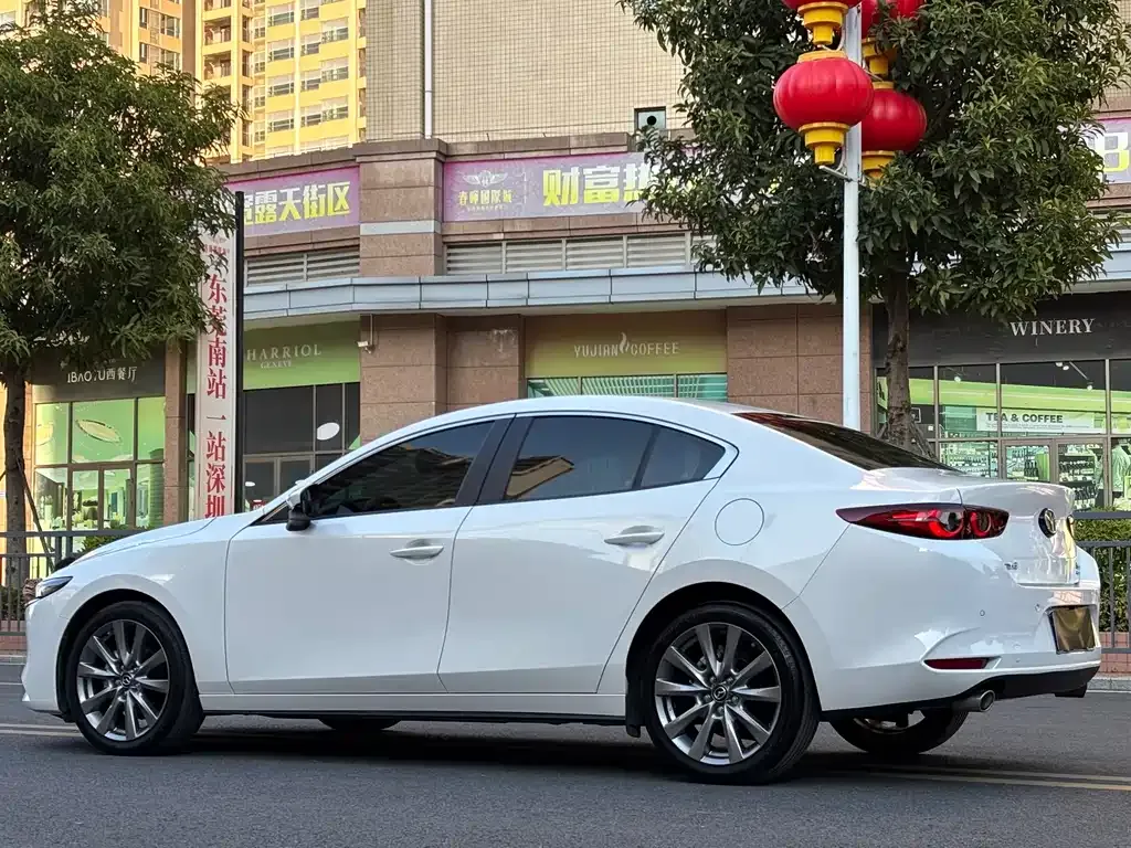 Mazda 3 Axela — фото 8