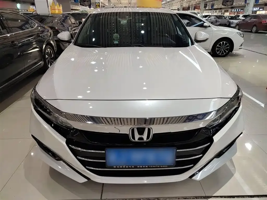 Honda Accord — фото 9
