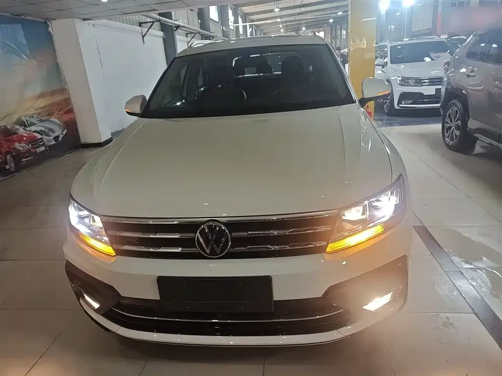 Volkswagen Tiguan L 2021 из CN, фото 8