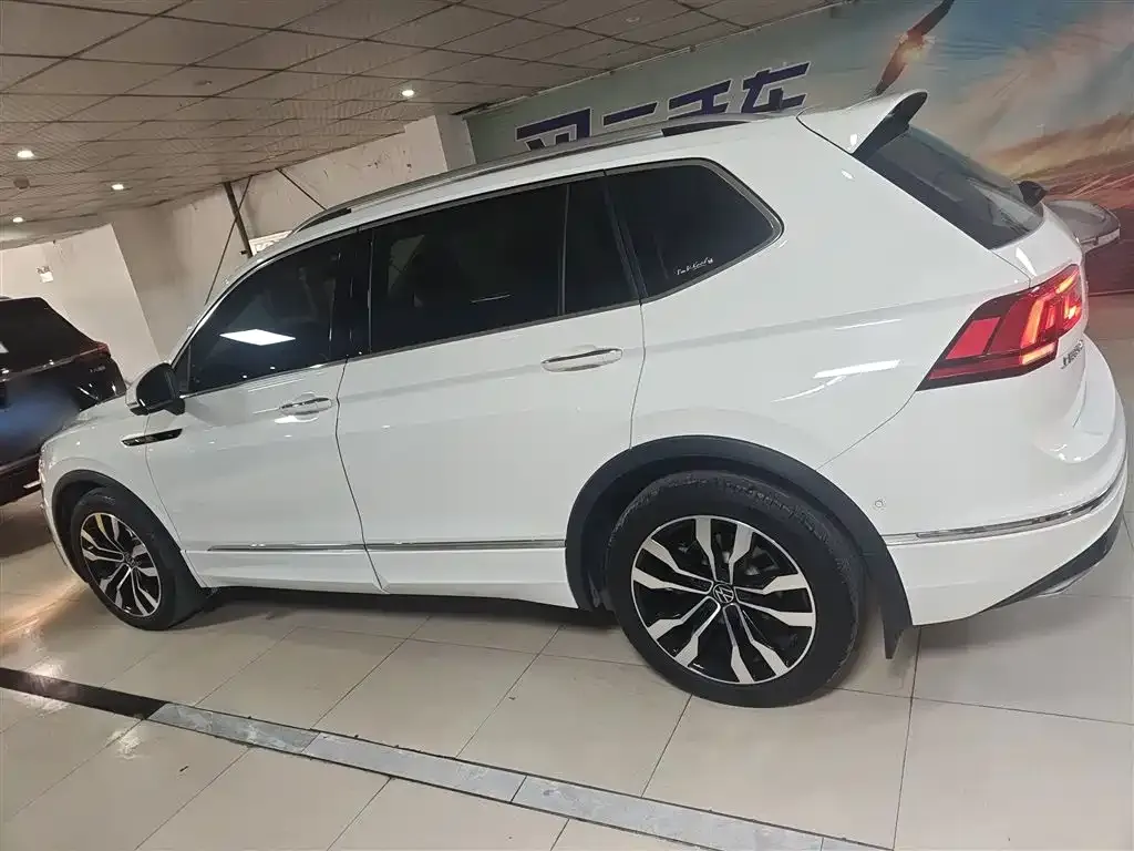 Volkswagen Tiguan L 2021 из CN, фото 6