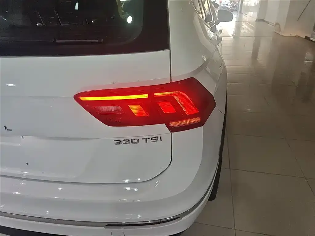 Volkswagen Tiguan L 2021 из CN, фото 2