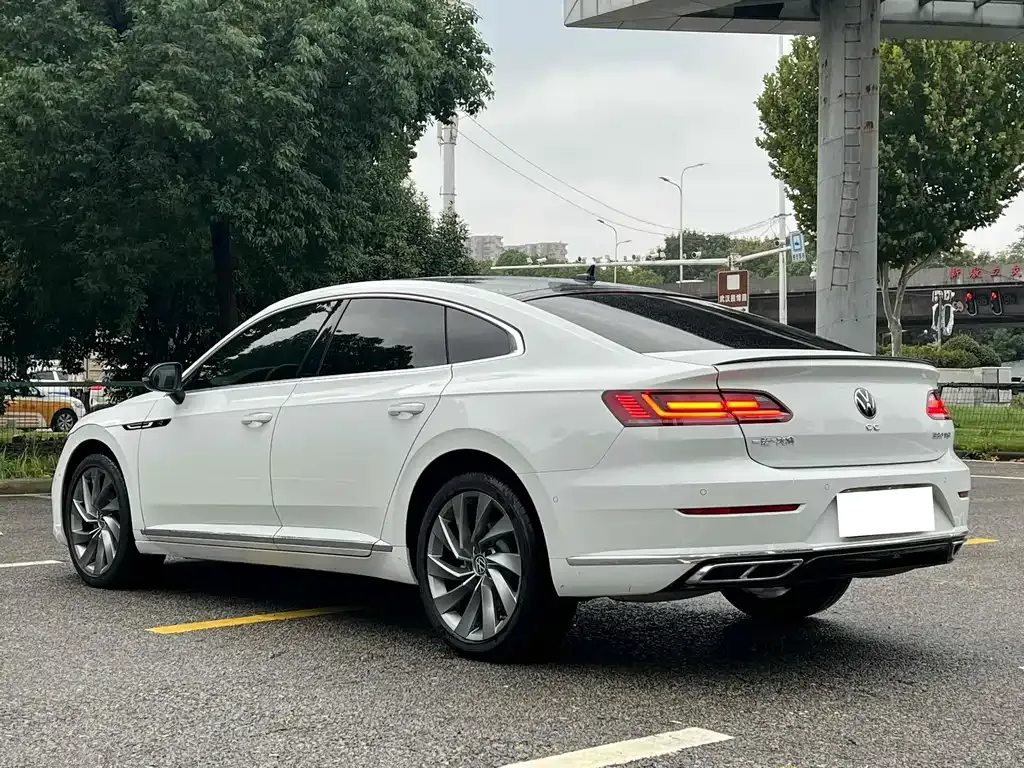 Volkswagen CC 2022 из CN, фото 9