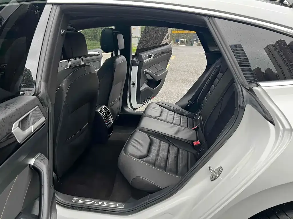 Volkswagen CC 2022 из CN, фото 2