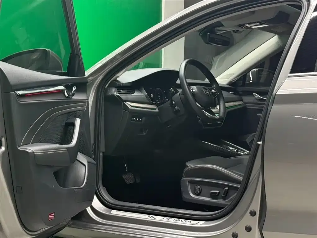 Skoda Octavia 2021 из CN, фото 10