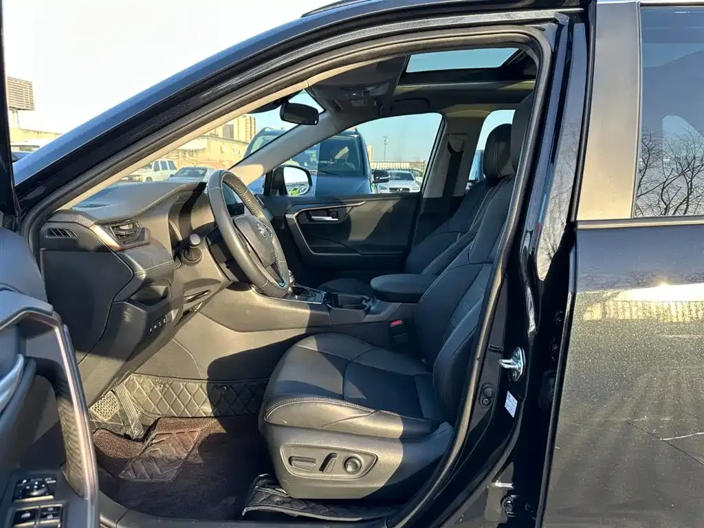 Toyota Wildlander 2025 из CN, фото 2