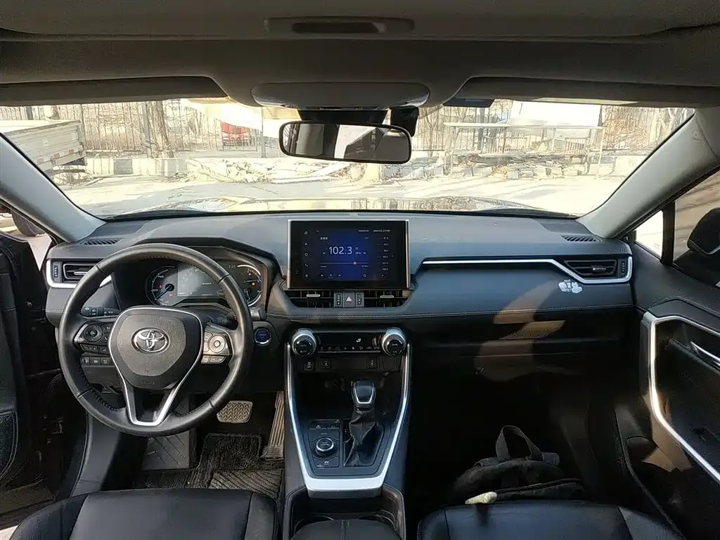 Toyota RAV4 2022 из CN, фото 2