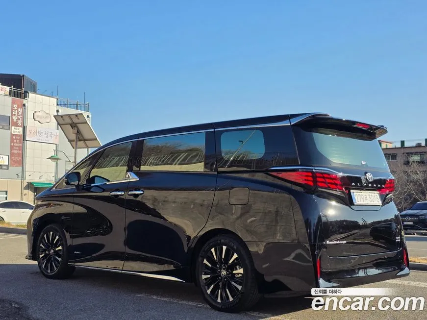 Toyota Alphard — фото 8