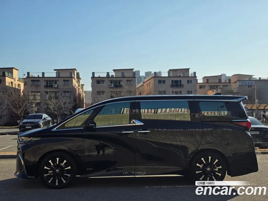 Toyota Alphard — фото 4