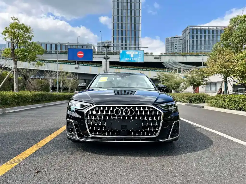 Audi A8 — фото 4