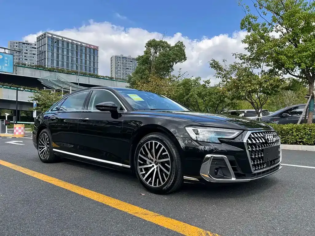 Audi A8 — фото 10